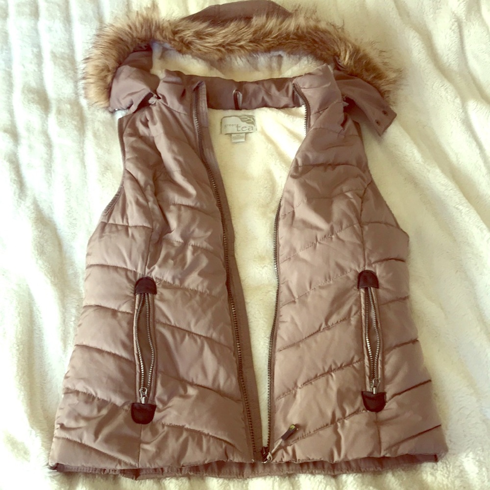 Soft fur hoodie vest